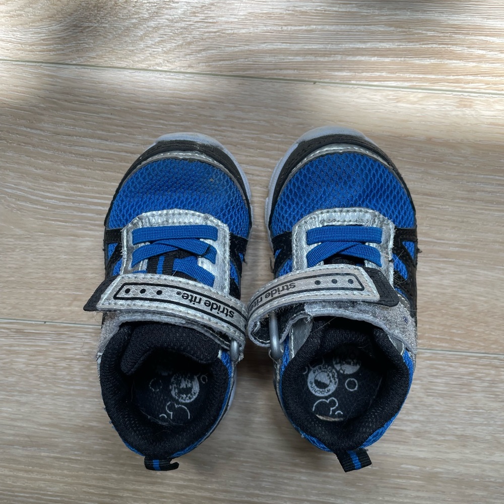 Stride Rite size C4.